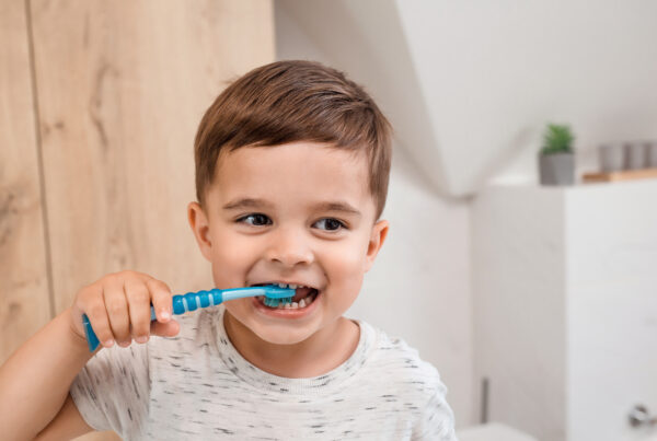 Introducir la higiene dental a un niño