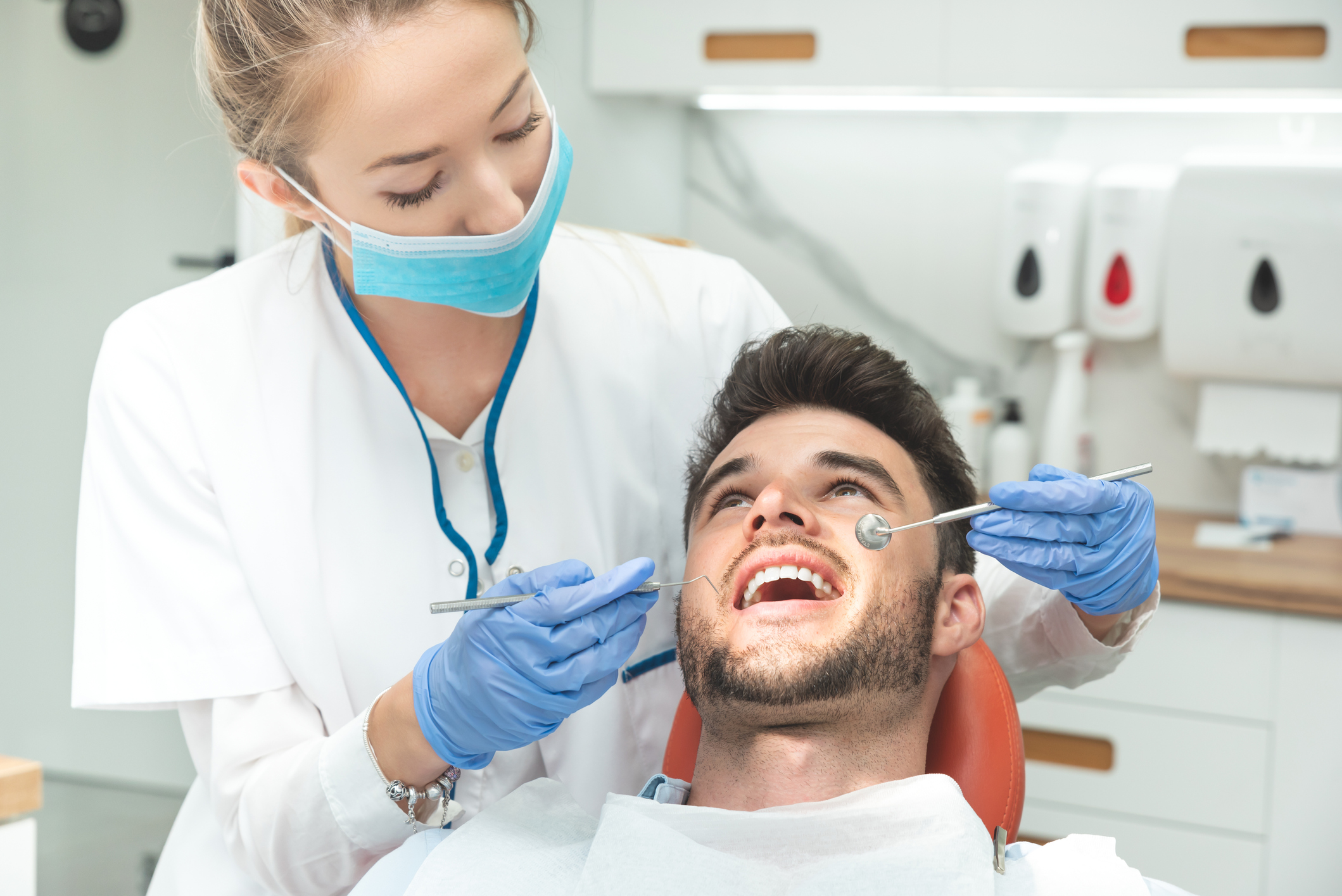 La odontología preventiva: ahorrar dinero y mantener dientes sanos